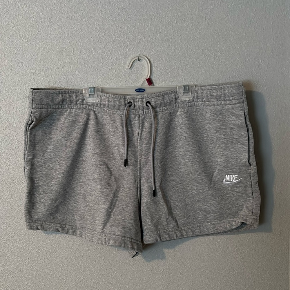 Women’s Grey Nike Shorts Size XL